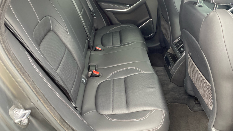 Jaguar F-Pace 2.0 D200 R-Dynamic Black 5dr Auto AWD Diesel Estate